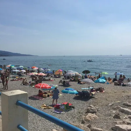 Grazioso A Pochi Passi Dal Mare In 144 Cours Du Centenaire Menton