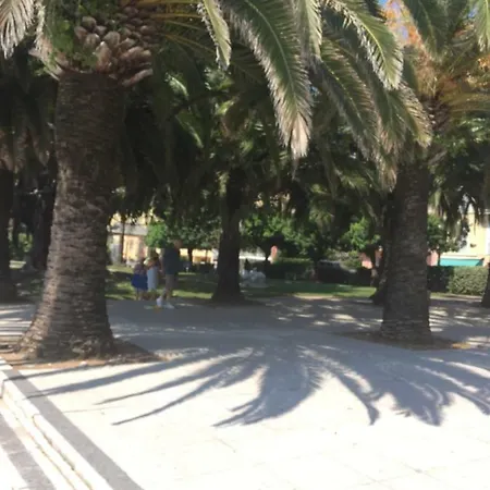 Apartment Grazioso A Pochi Passi Dal Mare In 144 Cours Du Centenaire *
